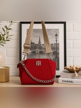 GIVENCHY Beauty/Parfums Bag Red & Silver GWP item